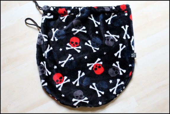 HH 4 Totenkopf m rot, Wellnessfleece € 14,50